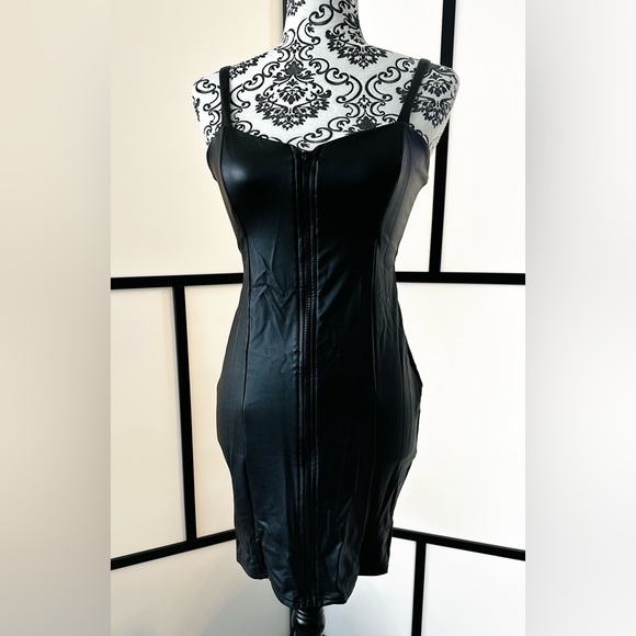 Blackmilk MS BOND ZIP DRESS LIMITED M Medium - Picture 3 of 5